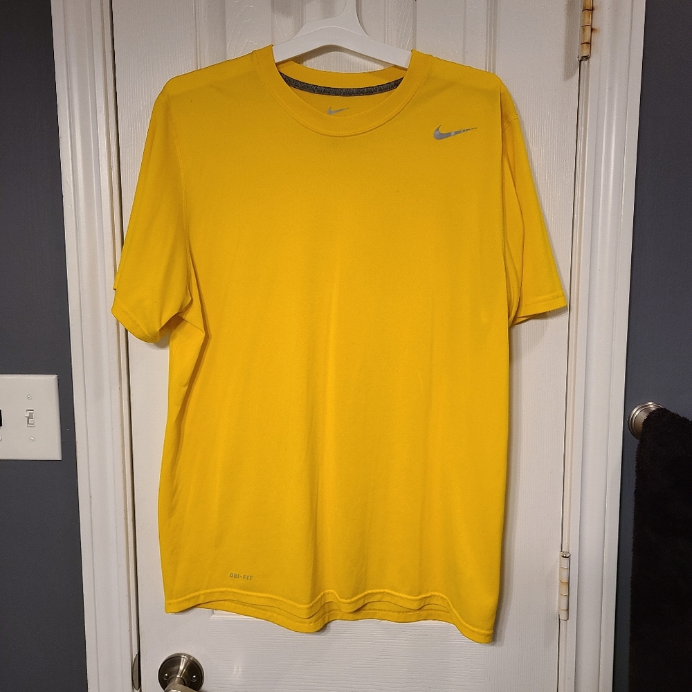 2/$20 Mens Nike Dri-Fit Yellow Tee - L